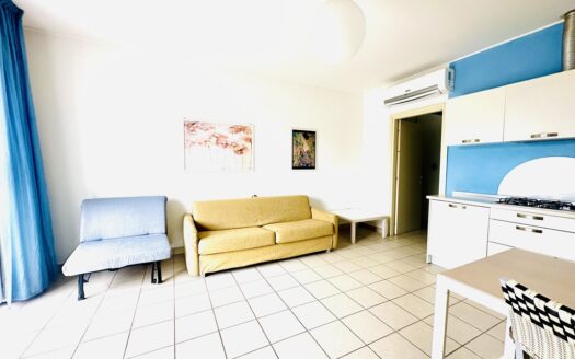 Bilocale in vendita in viale del Tirreno, 86 /a