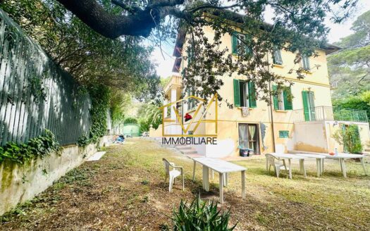 Villetta bifamiliare in vendita in via Tina Di Lorenzo