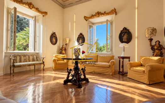 Antignano, appartamento in Villa: residenza di prestigio con affreschi e giardino privato
