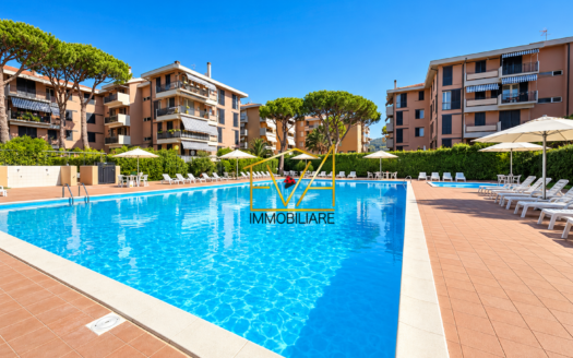 ESCLUSIVA RESIDENZA DI PREGIO CON PISCINA CON ACQUA DI MARE